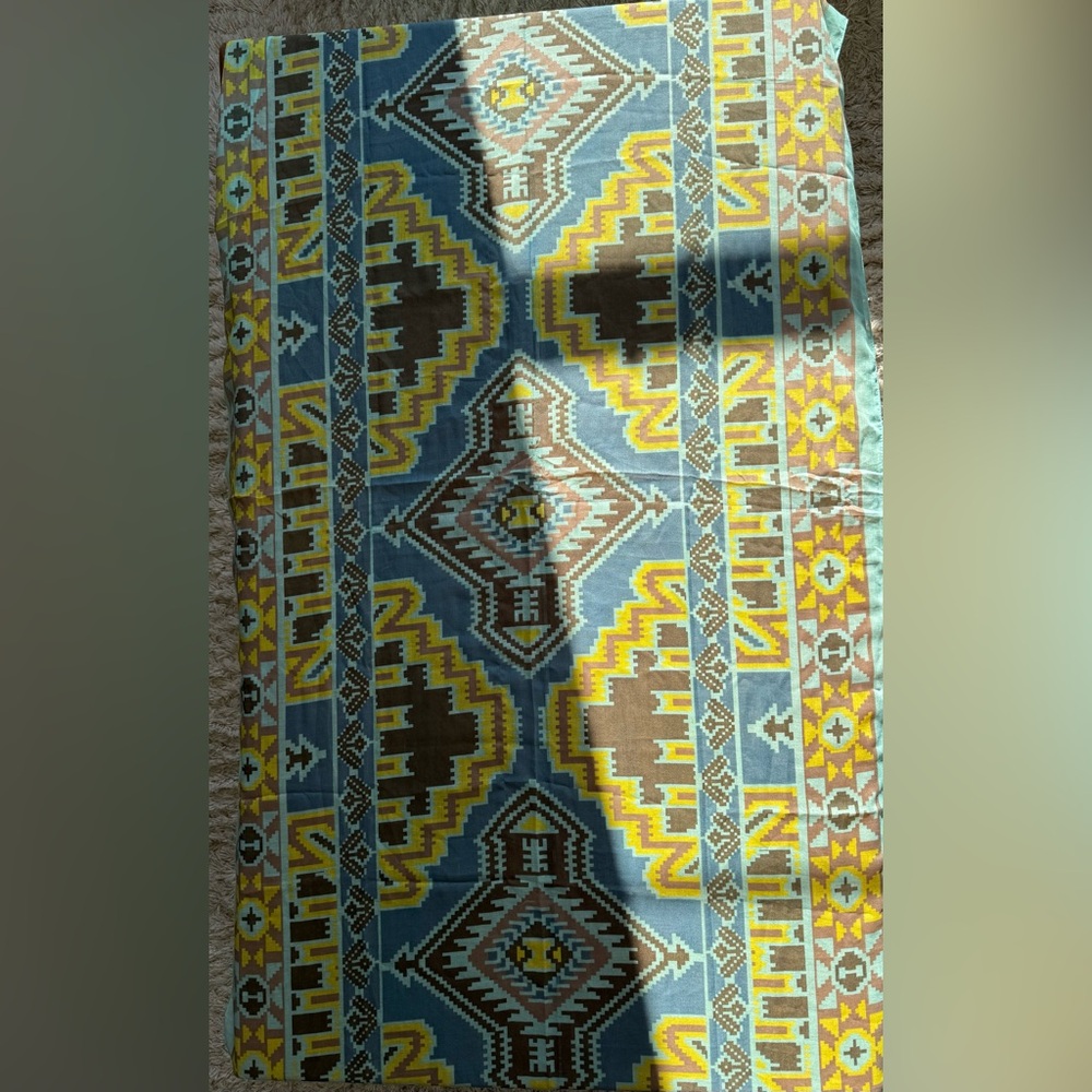 ALDO Geometric Patterned Scarf - Picture 4 of 6